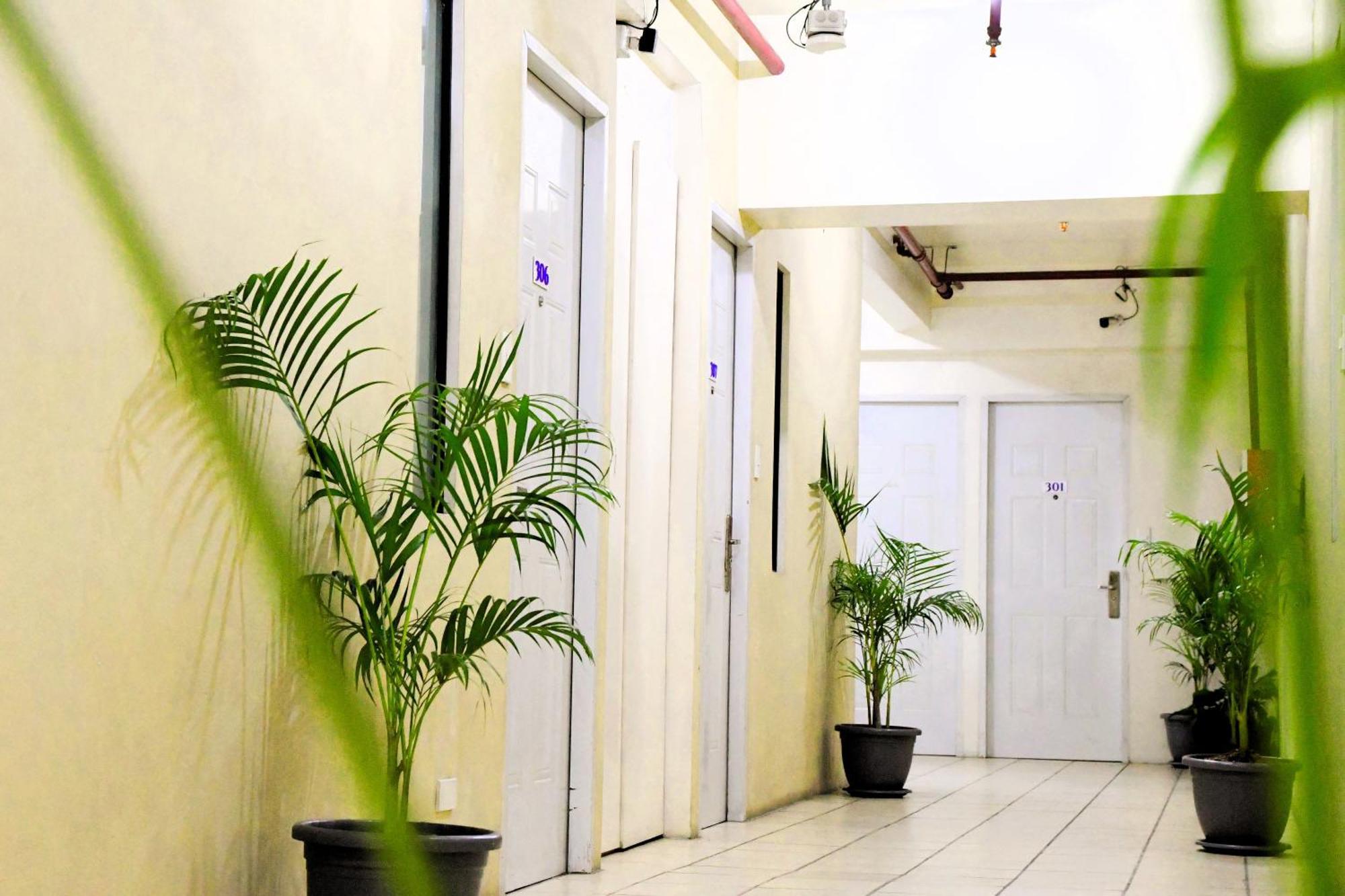 Arzo Hotel Makati Makati City Exterior foto